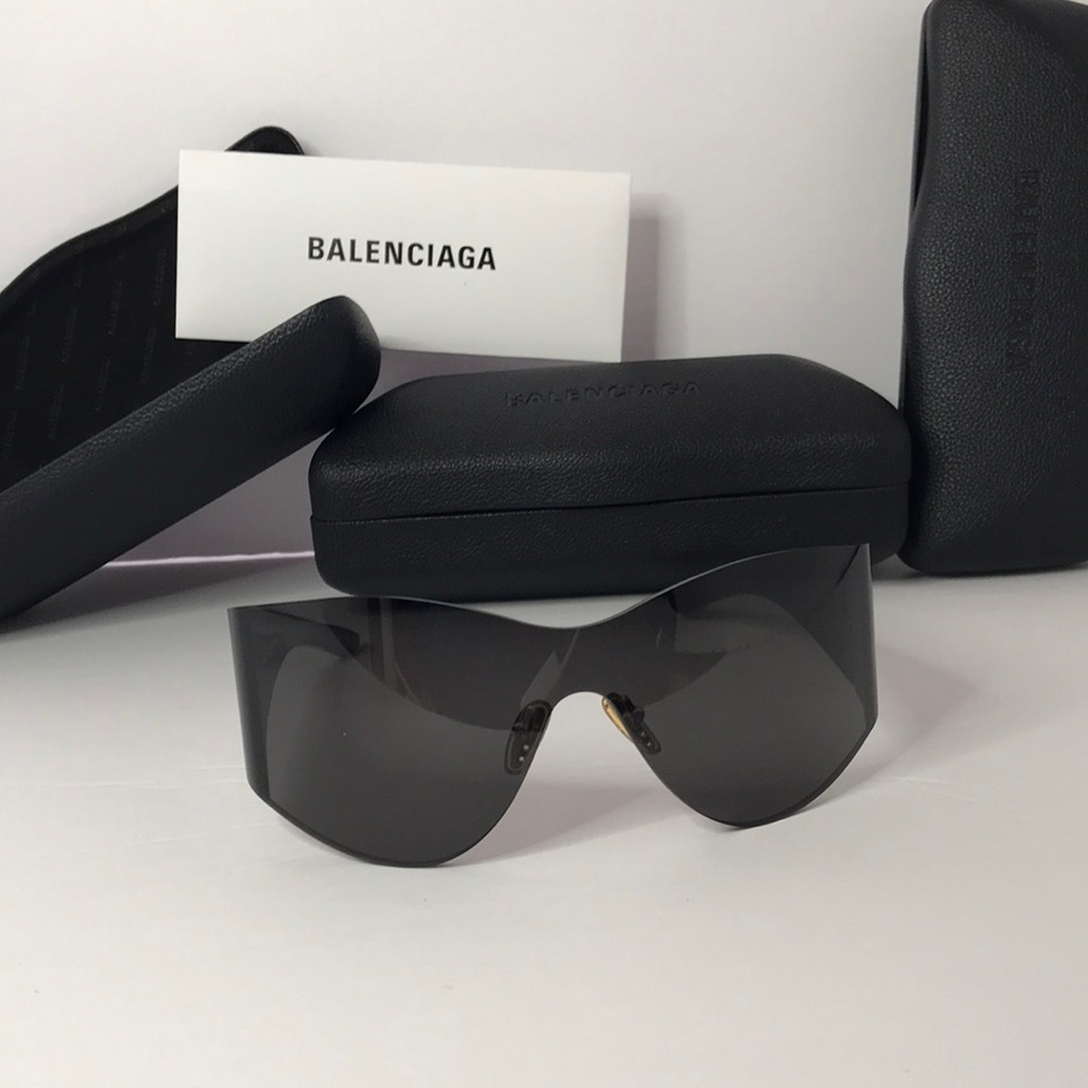 New - Balenciaga BB0122s 004 Women's Black Mask Round Sunglasses - Picture 3 of 17
